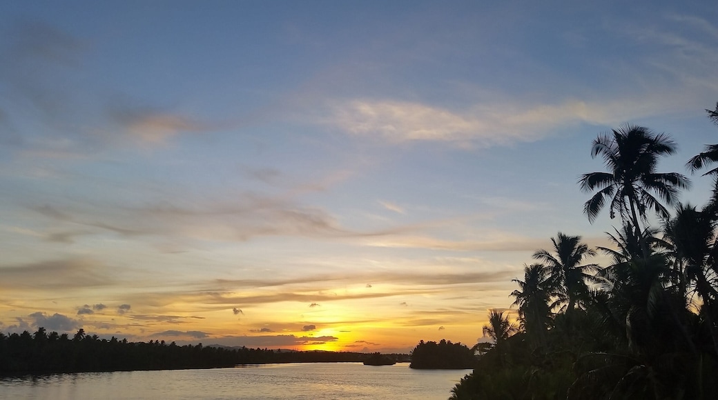 I love to stroll in this place with my friends to watch the sunset