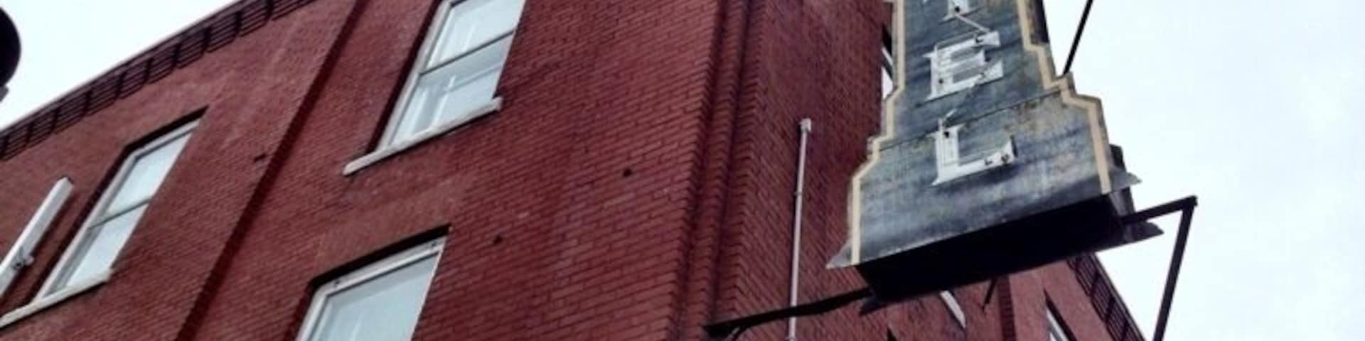 Supposedly one of the most haunted locations in Minnesota. As showcased on the show Ghost Adventures, stay the night if you dare!...also great burgers at the restaurant. #ghostadventures #paranormal #hotel #travel #haunted #restaurant #Minnesota