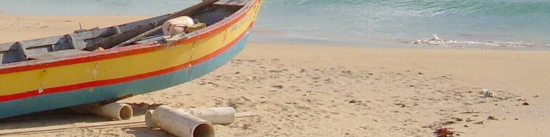 Nice location on a semi private beach with clean waters, nice locals and shinny sun