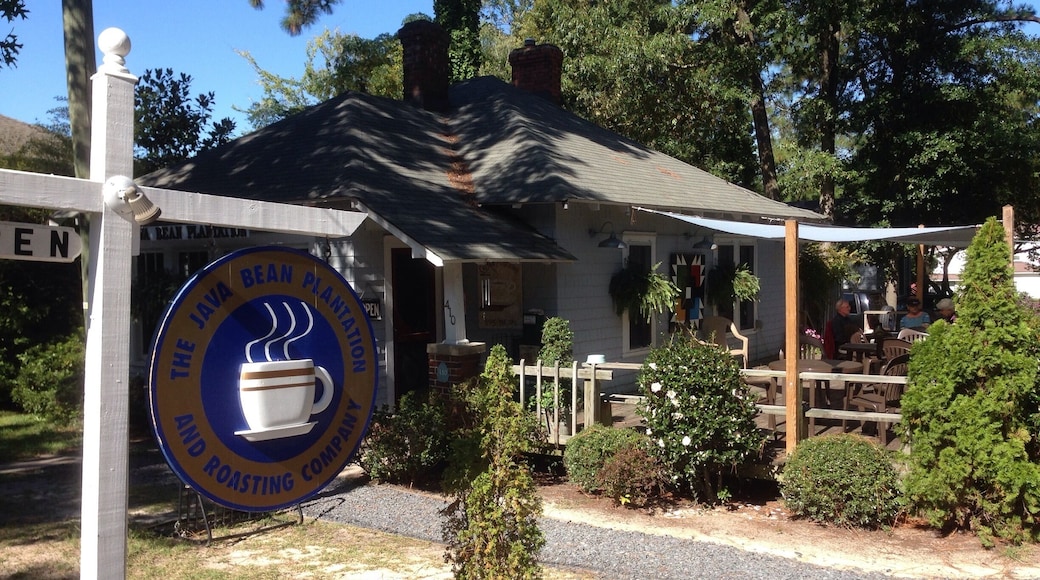 Tried a new spot in Southern Pines,NC. The Java Bean Plantation is in a little house where they roast their own coffees. The latte was well made and tasty. Very nice staff and good selection of coffees. One of the nicest places I've found to just hang for a while.