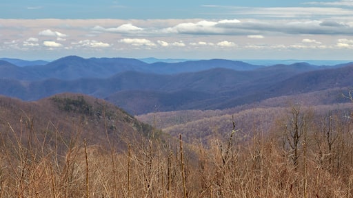 Scenic view of the Blue Ridge mountains from an overlook along the Blue Ridge Parkway near Wintergreen Resort, Virginia
