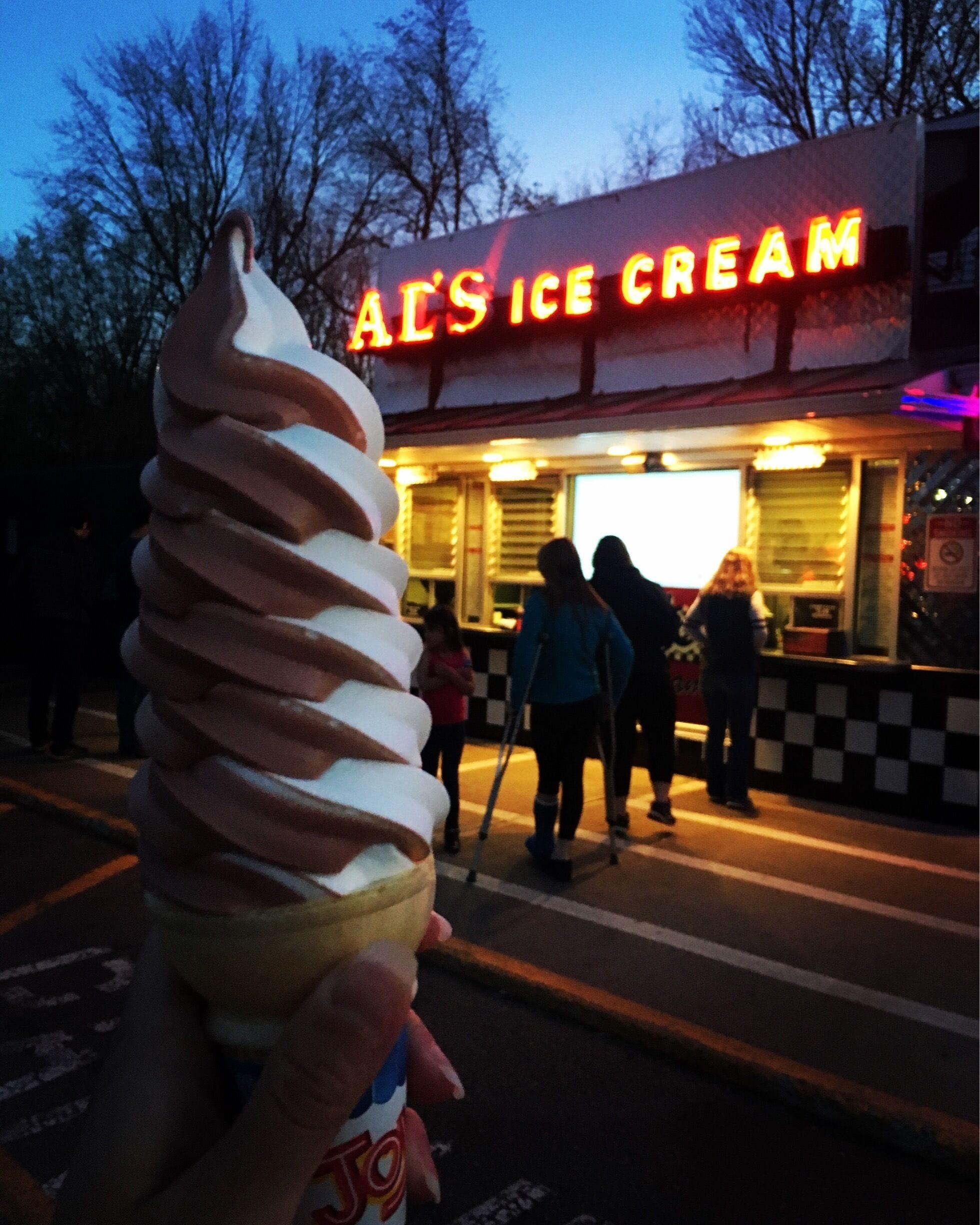 I stayed in the LaQuinta across the street from Al’s during my stay in Burlington, Vermont. Al’s was ALWAYS packed! I soon learned why...with ice cream cones stacked a foot high you are bound to draw a crowd! 😍

#GoodEats #icecream