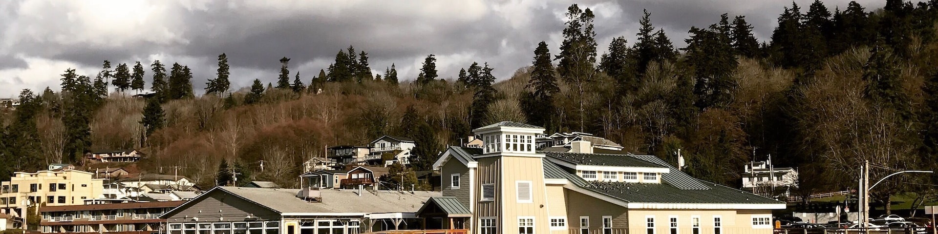 If you’re in Western Washington maybe 25 minutes south of Seattle there is a smaller town called Des Moines that is a perfect spot for relaxing and taking in views on Puget Sound. With docks, unique restaurants and beautiful beaches to walk. A lot less crowded than the city. A perfect place to take in Western Washington!