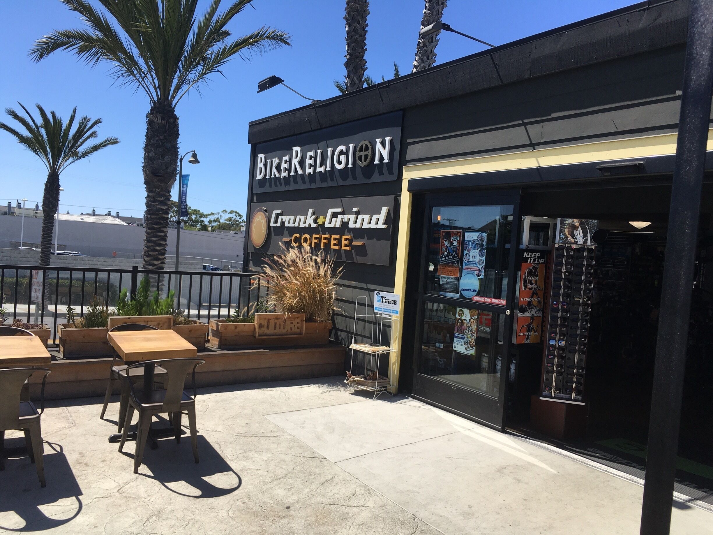 Really nice cup combo bike shop and coffee what could be better