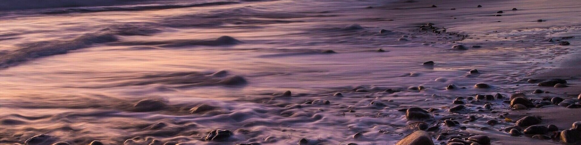 A California sunset, clear skies and the sound of the ocean running over the rocks makes Strand Beach a great stop.
#BvSWater #ocean