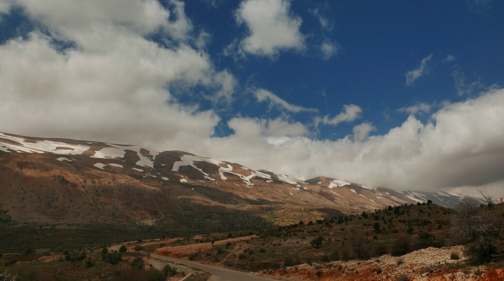 On the road from Deir El Ahmar to Ainata