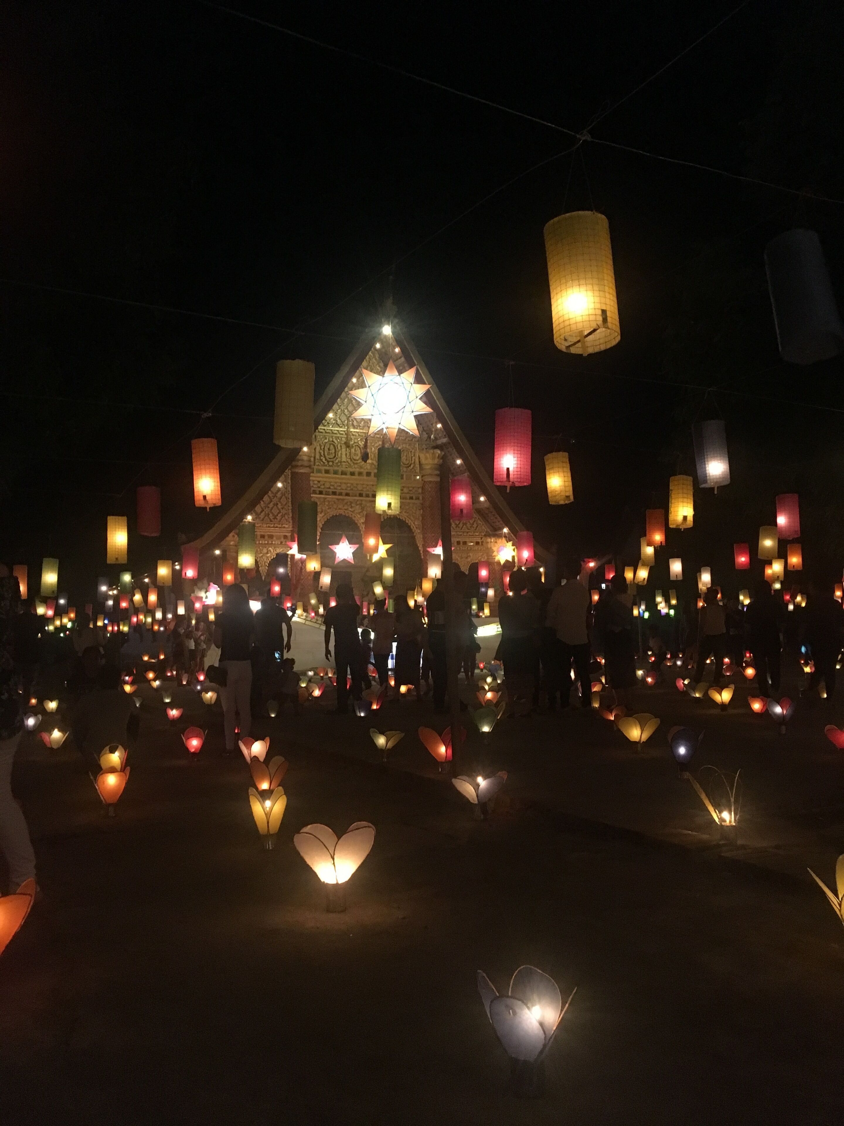 Beautiful lights to bring peace of mind #lightsfestival #luangprabang #laos #laossimplybeautiful #lifeatexpedia