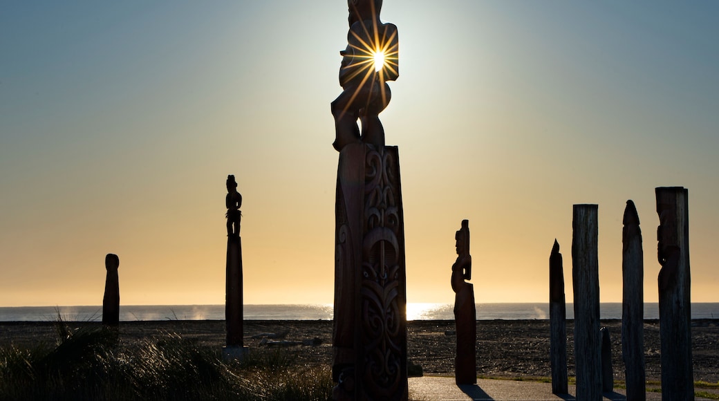 Traditional maori carvings part of Ātea a Rangi star compass, Clive, New Zealand