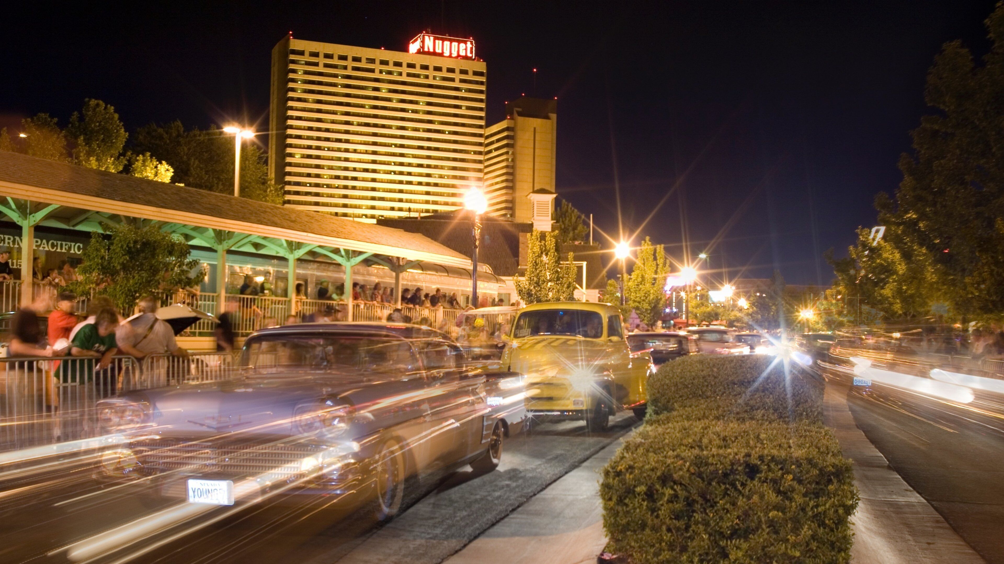 Sparks ofreciendo una ciudad y escenas nocturnas