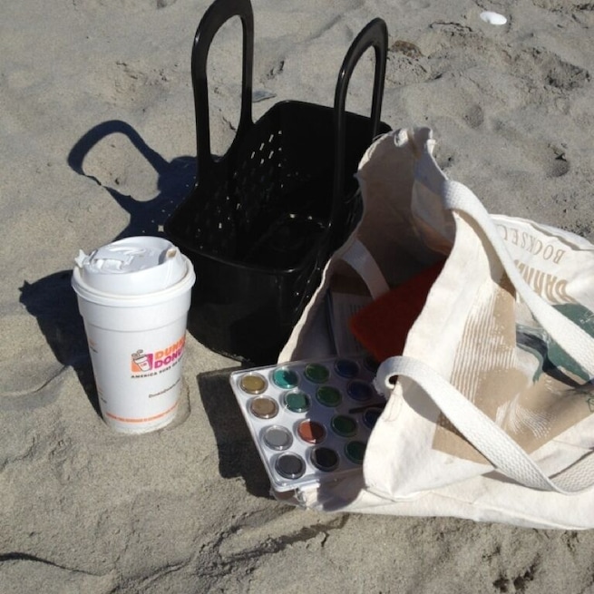 Once again I'm at the beach. This is the same Karen Rinaldo-green of yesterday to my lost followers. Having problems between old and new phones, but I will take some Mid-tide photos