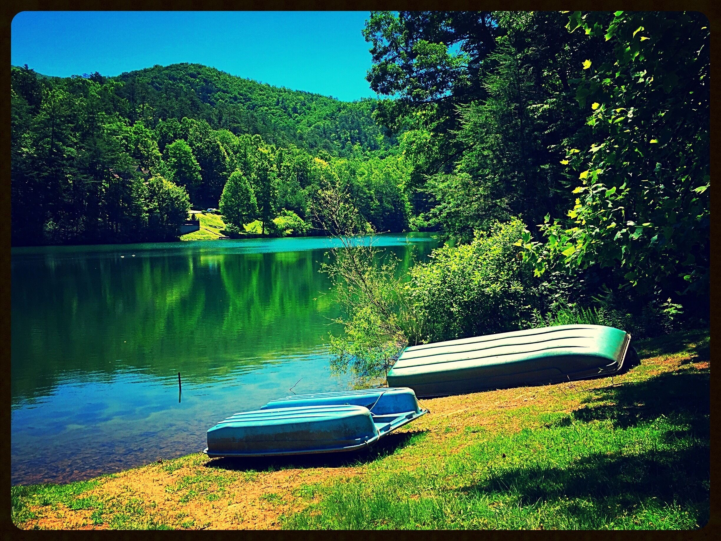 Little #marianlake near our cabin in #sevierville in the #smokymountains. 
