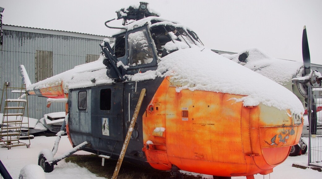 A good amount of aircraft, it was quiet and snowy which made it a lot of fun