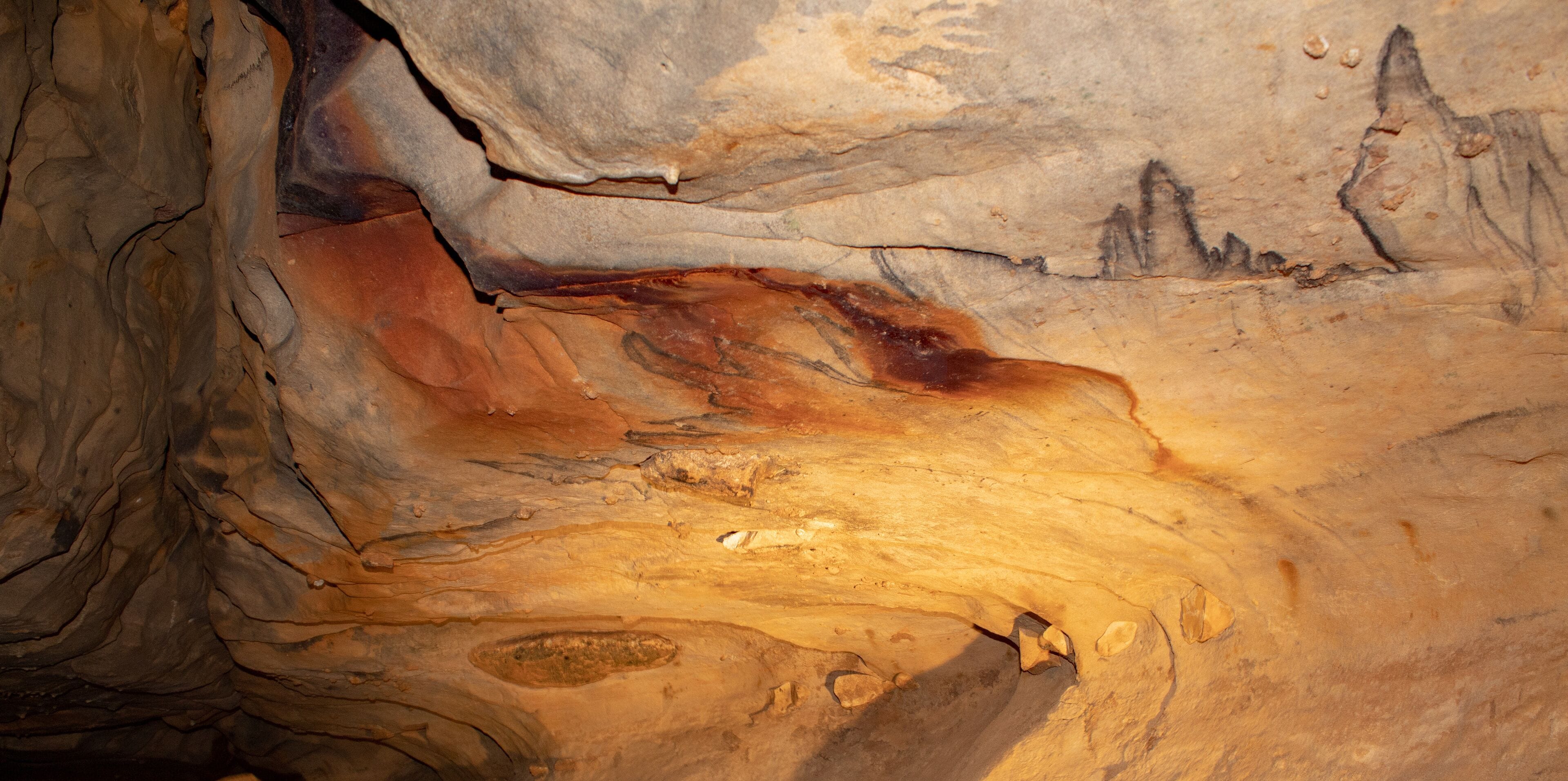 View of cave formations and mineral stains in the Ohio Caverns in West Liberty, Ohio USA.