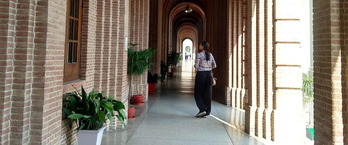 Beautiful architecture!! Cool breeze passing through.. !!