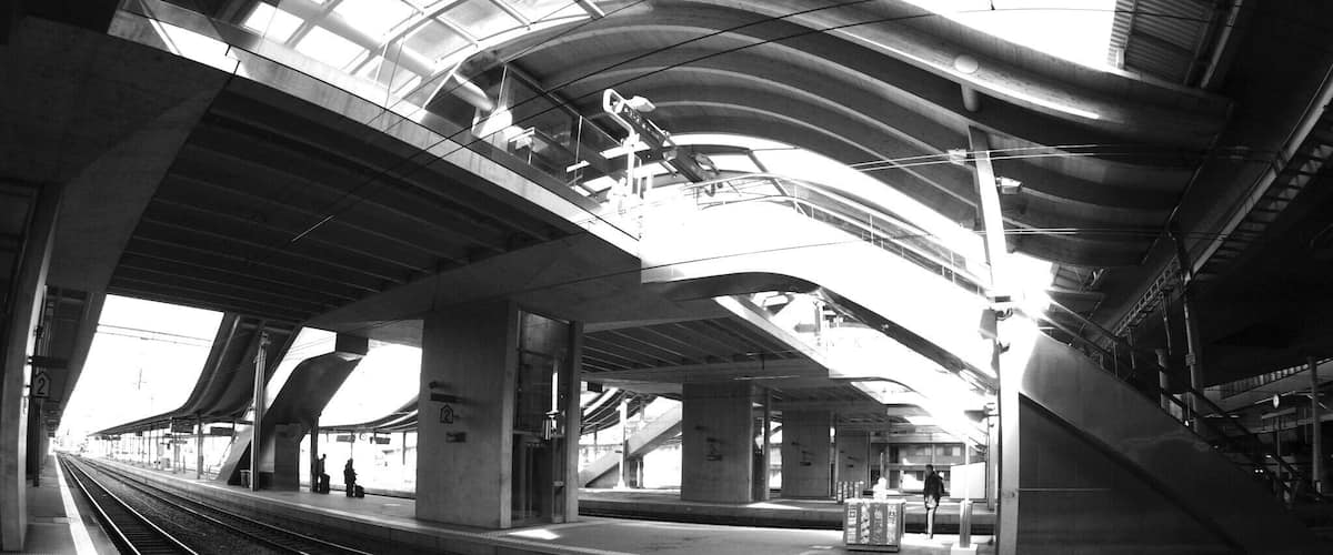 Neubau in Wellenform.
Main Station of Bern, Switzerland 
Photography by mARTin k