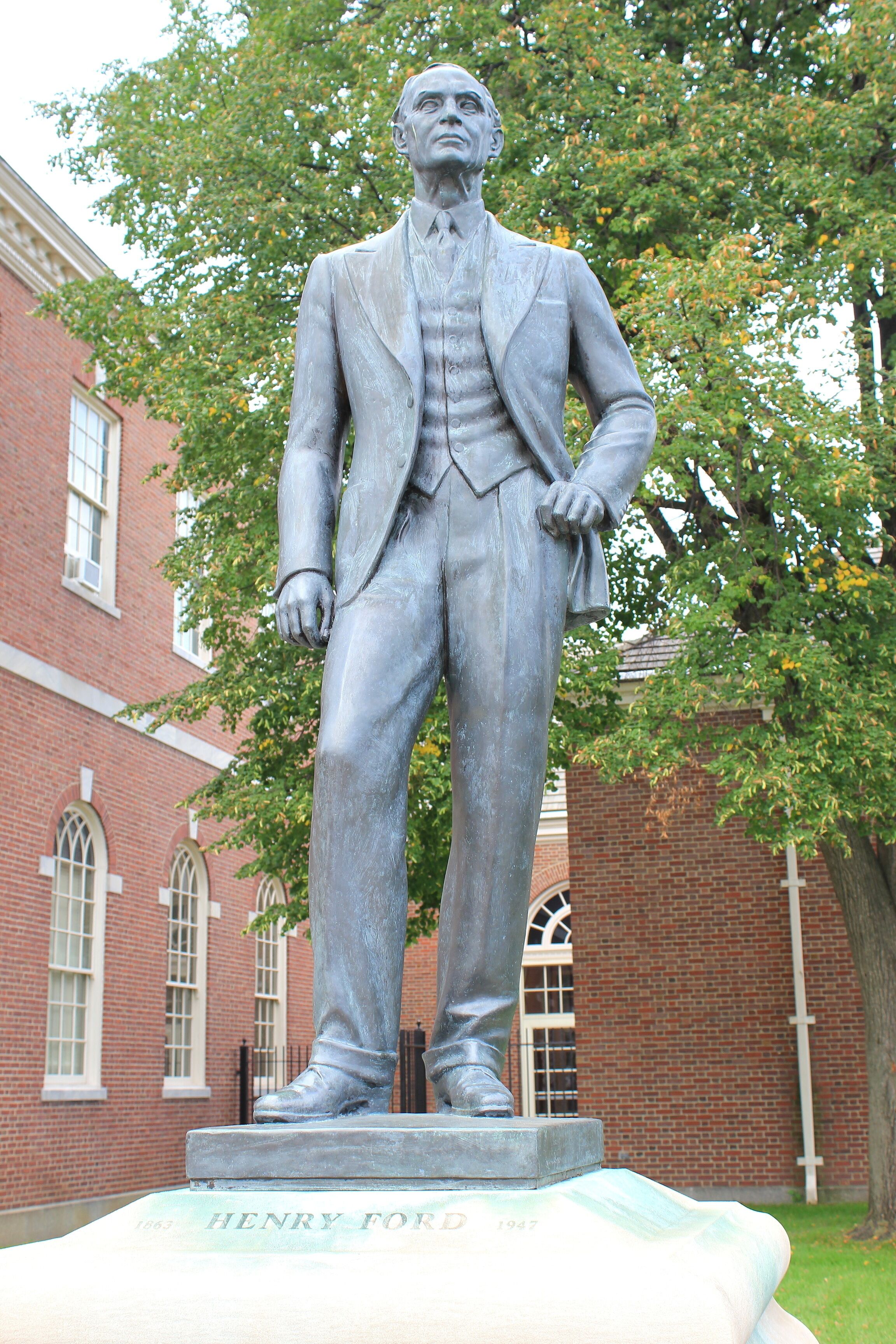 USA: Statue von Henry Ford in Detroit (Michigan)
