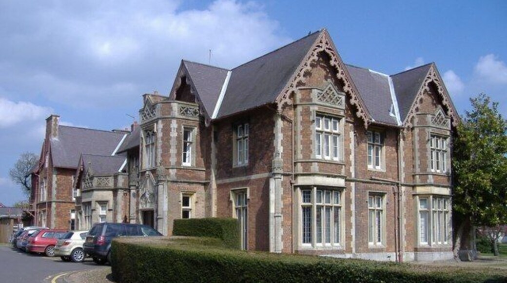 Llanfrechfa Grange This building houses the headquarters of Gwent Healthcare NHS Trust. It is at the centre of a hospital complex, which provides homes for 43 people with learning disabilities who require continuing health care.