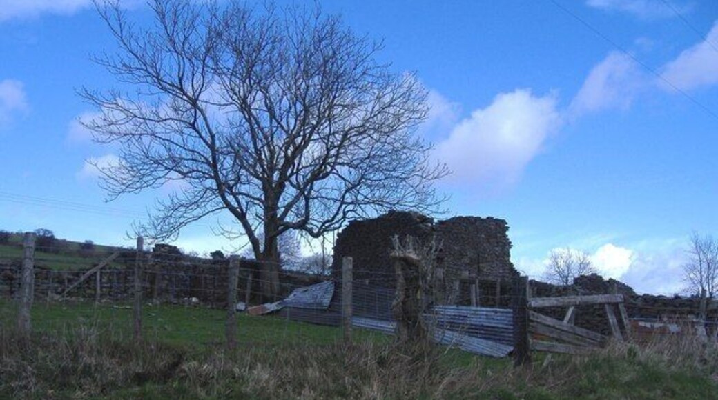 Ruin, near Groes-wen