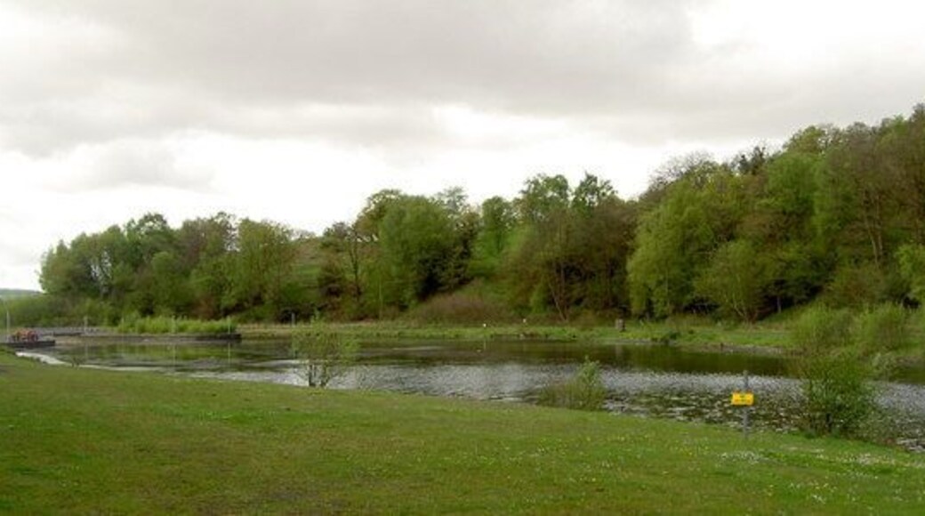 No Swimming No swimming at Taff Bargoed Park lakes