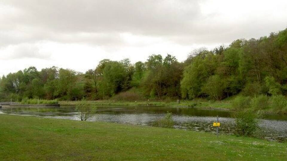 No Swimming No swimming at Taff Bargoed Park lakes