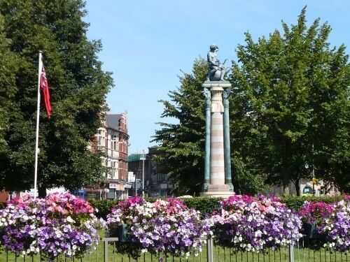 Merchant Navy Memorial, Mariners Green A memorial to the merchant navy was erected on Mariners Green in 1994. The bronze sculpture was produced by artist Sebastian Boyesen during his year as town sculptor (1993- 1994). The memorial is a classical figurative bronze that represents the spirit of the merchant seaman, that sits on a plinth. The figure is without clothes except for a loincloth as the Merchant Seaman were not expected to wear a uniform. For other information see http://pmsa.cch.kcl.ac.uk/AH/NEWPORT010.htm