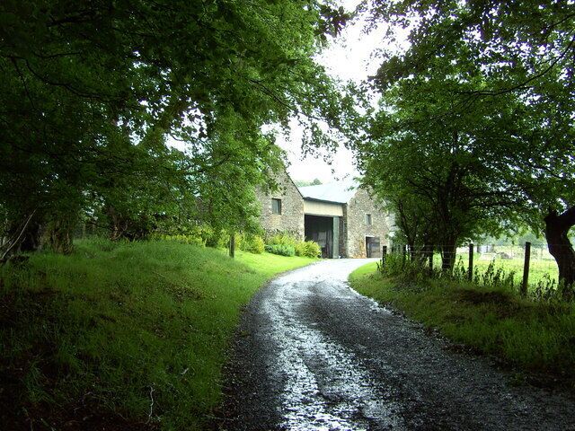 Pen-yr-heol-las An old barn at Pen-yr-heol-las Farm.