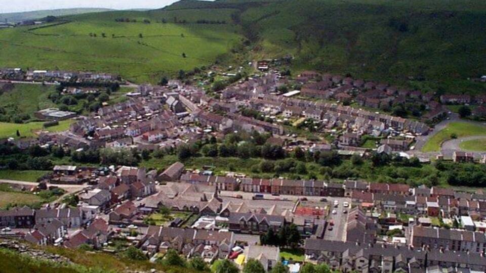 Mynydd Y Dinas to Penrhiwfer with Williamstown school at centre