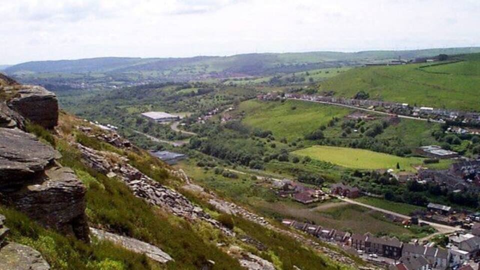 Mynydd Y Dinas to Tonyrefail