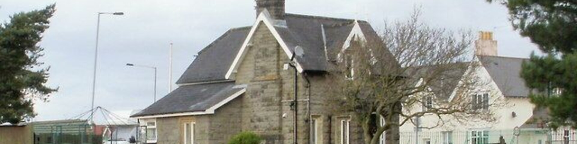 North Lodge, Malpas Road, Newport. Formerly the north lodge of the Malpas Court 1431680 estate, now a private residence. Viewed from Whittle Drive. https://www.geograph.org.uk/photo/1625333 to the former south lodge.