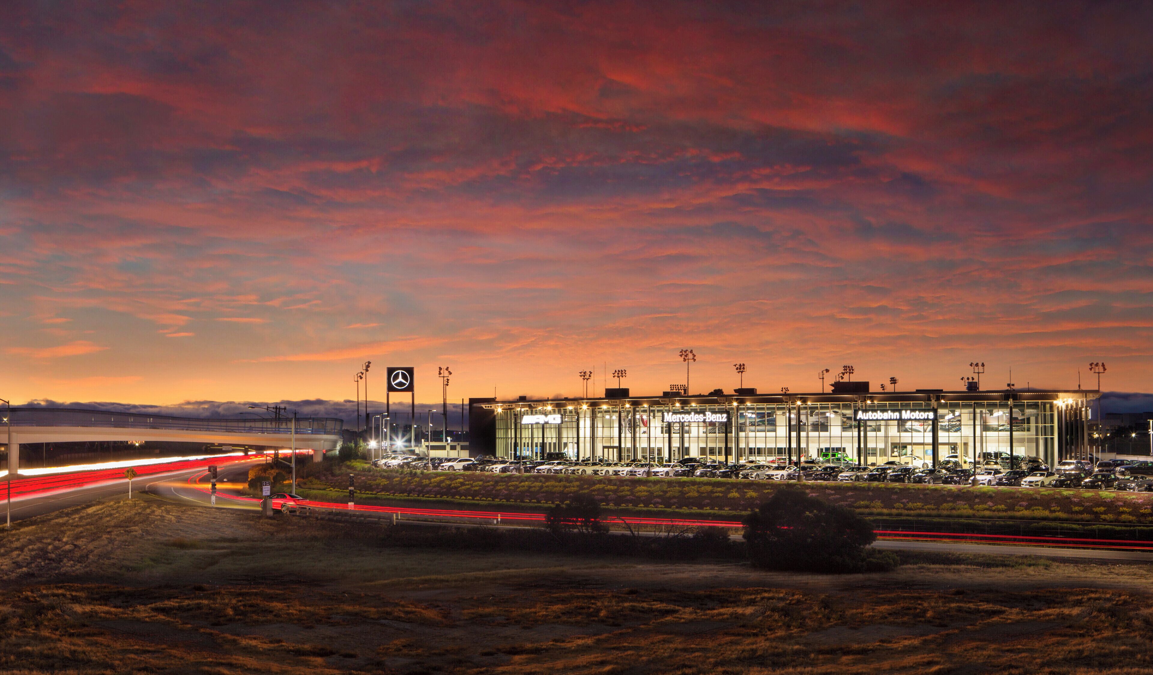 Nice location next to 101 with Sunset to the left of field of view.