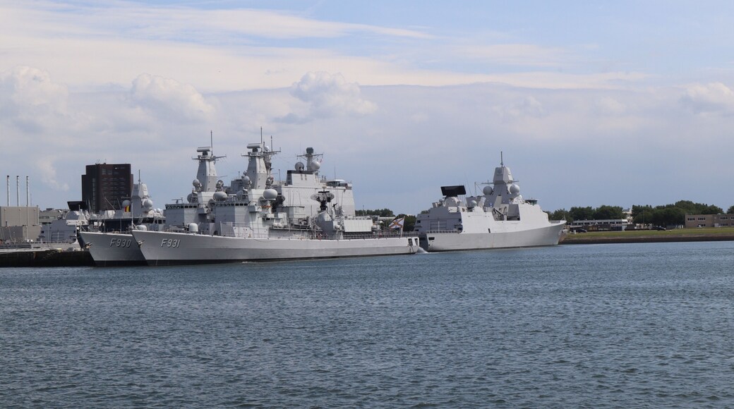 After we spotted the seals we visit de biggest Marine Haven drom Europe in Den Helder. Nice to here About and see the dutch Marine ships and submarines.
