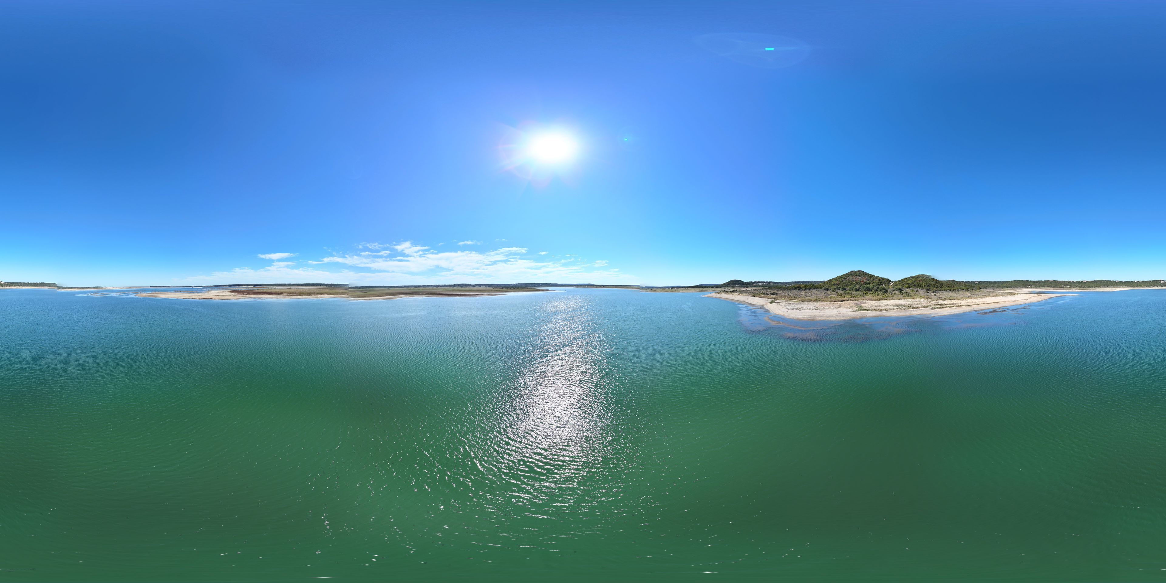 Teal colored waters of Stillhouse Lake