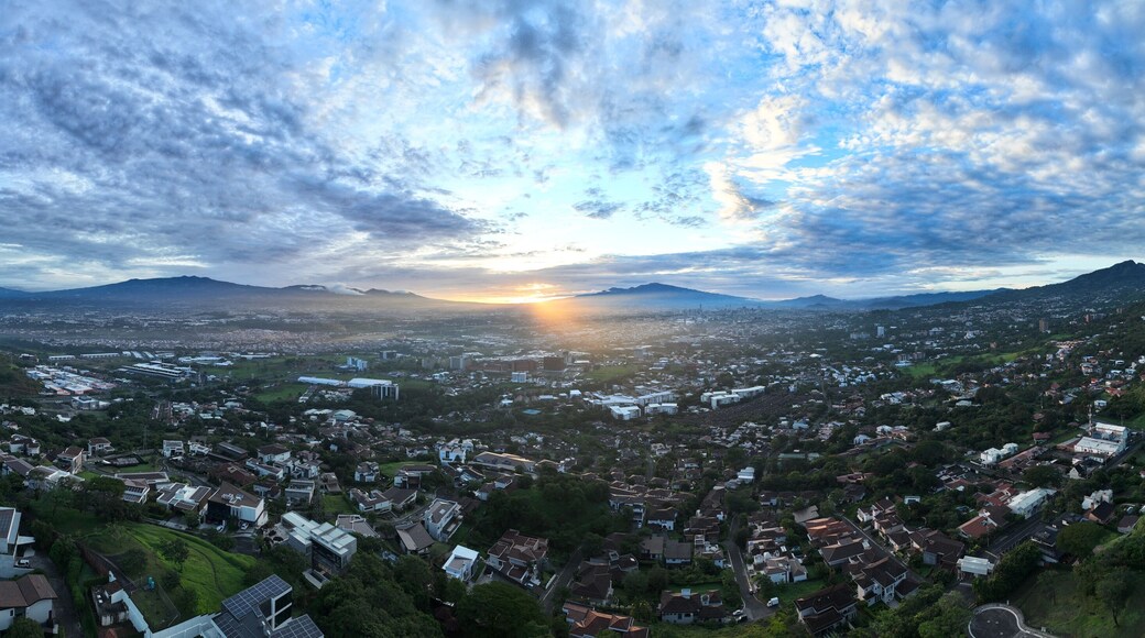 Escazú Costa Rica: Captivating Views of the City