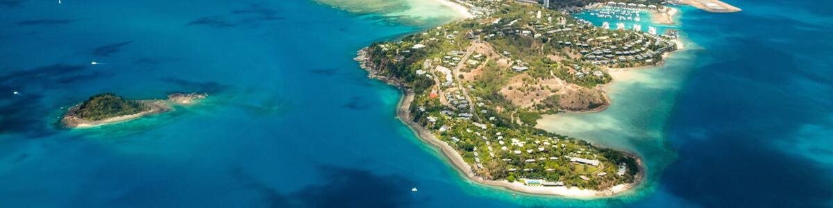 Whitsundays which includes island images and landscape views