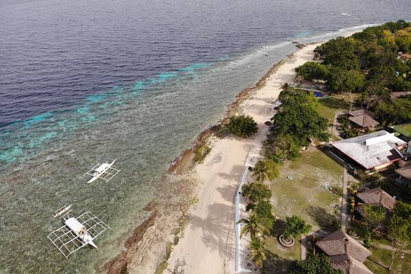 You can join a half day island hopping trip here from Panglao for only PHP300 each without snorkeling