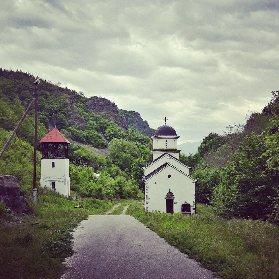 Diu is a beautiful island located nearby the coast of kathiyawad region at veraval port. Diu is more popular as a tourist place because of the natural beaches, Bold History, many other attractions and sightseeing.