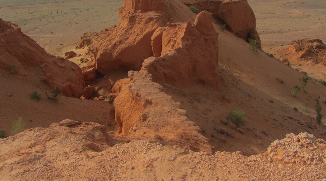 The Flaming Cliffs are where the real Indiana Jones discovered dinosaur eggs - the first to be unearthed! Roy Chapman Andrews travelled to this area back in the 1920s over impossible landscapes. #Gobi #troveon