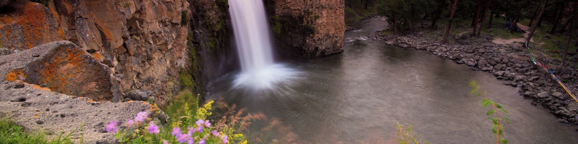 One of the best sunsets I've ever seen. Can't wait to get back to Mongolia.
This was a 5 second exposure in the middle of the Central Valley in Mongolia. At a spot called Orkhon Falls.