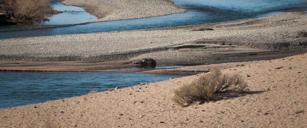 From Khovd, we followed the course of Khovd River, hoping to be able to cross it to Bayanuur and continue to Ölgii. There was no bridge. :)
However, it was a splendid and warm autumn's day and the landscape was... wow.
#waterlust #GreatOutdoors #OnTheRoad