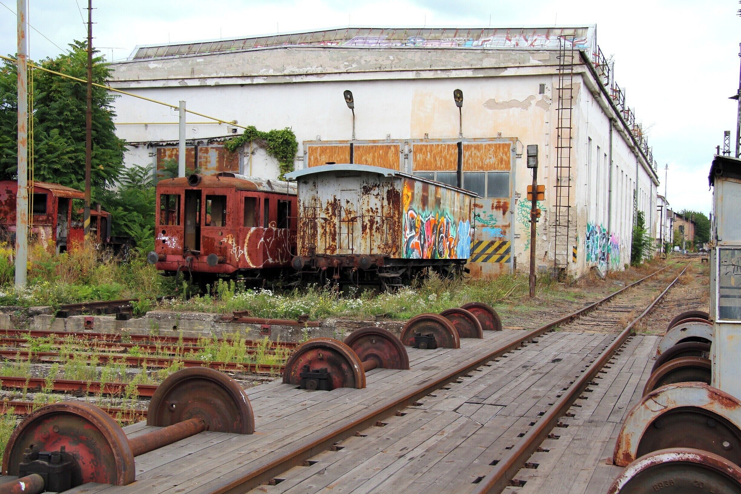 Train shunting area Brno - komarov.

Some trains are to be restored by KPKV-Brno, Welcome to the website of our Club, dealing with repairs, operation and presentation of historic rolling stock.
http://www.kpkv.net/

Planning for the far future at Brno :
Old for New...
A Complete New railway Station that will take many years from now on...
Authorities okay moving Brno’s main train station out of city centre 
http://www.radio.cz/en/section/curraffrs/authorities-okay-moving-brnos-main-train-station-out-of-city-centre