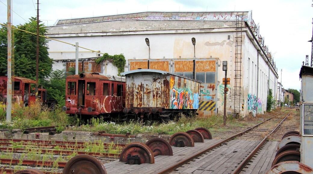 Train shunting area Brno - komarov.
Some trains are to be restored by KPKV-Brno, Welcome to the website of our Club, dealing with repairs, operation and presentation of historic rolling stock.
http://www.kpkv.net/
Planning for the far future at Brno :
Old for New...
A Complete New railway Station that will take many years from now on...
Authorities okay moving Brno’s main train station out of city centre
http://www.radio.cz/en/section/curraffrs/authorities-okay-moving-brnos-main-train-station-out-of-city-centre