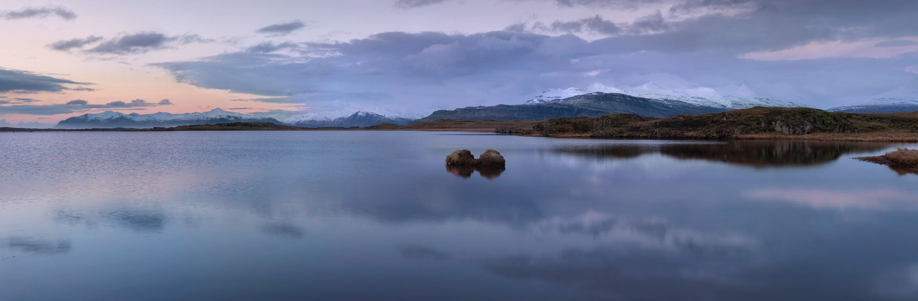 Winter morning on the shores of Iceland