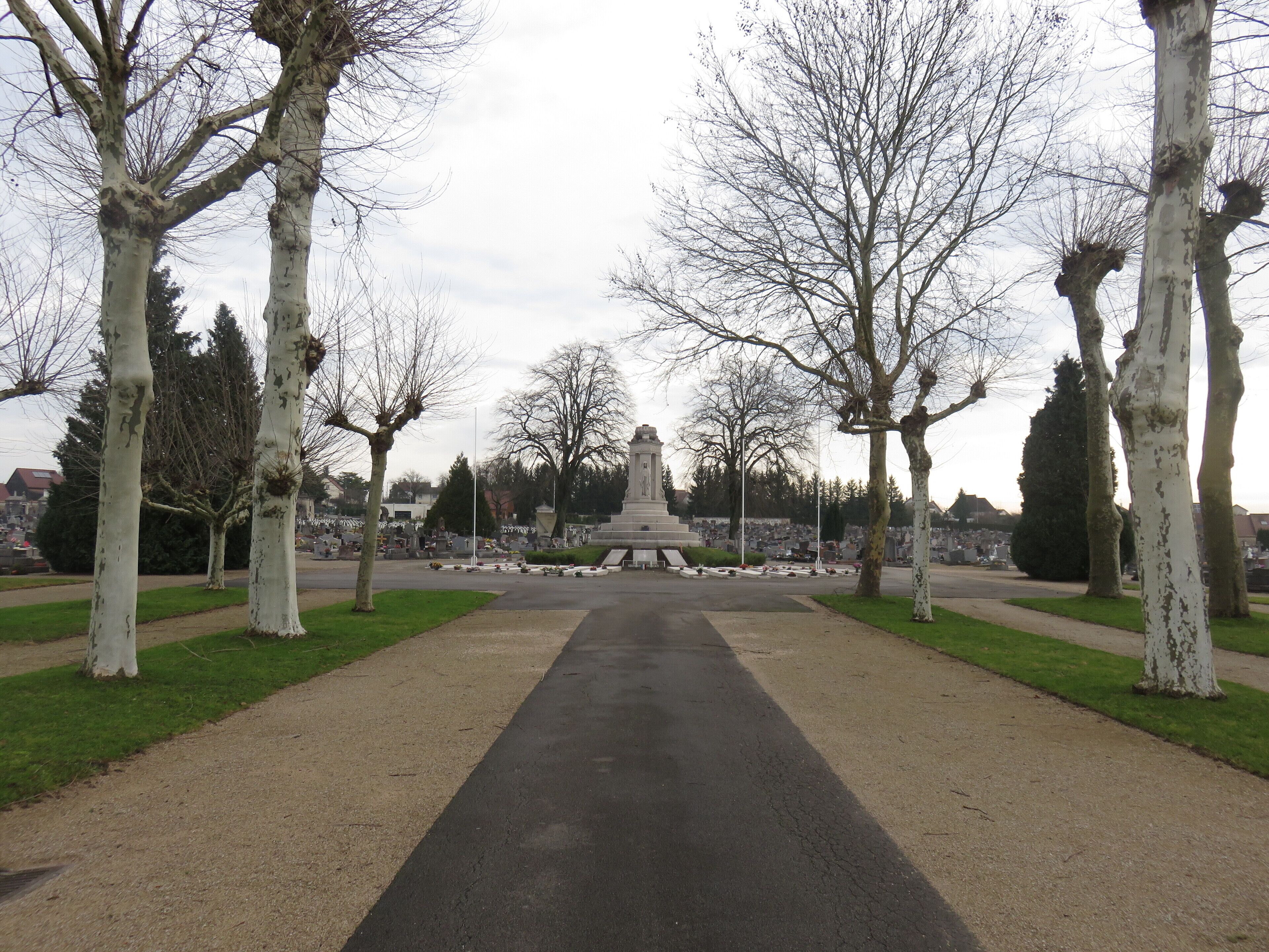 Cimetière de Dole (Jura, France) en janvier 2018.