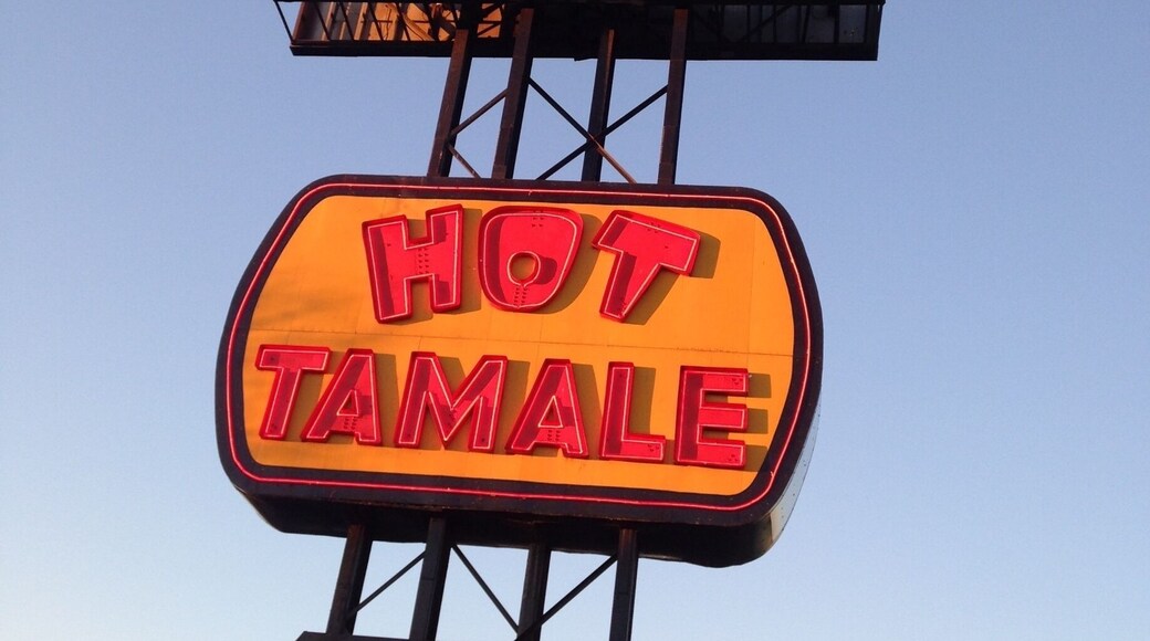 In the early 70s, our family drove from New Brunswick Canada to Orlando Beach Florida; a long drive, to be sure.
I don't recall where the billboards for South of the Border started but my 7 year old self sure wanted to stop. We never did...
This stop was in February 2015 when my husband and I were driving back to New Brunswick from Myrtle Beach.