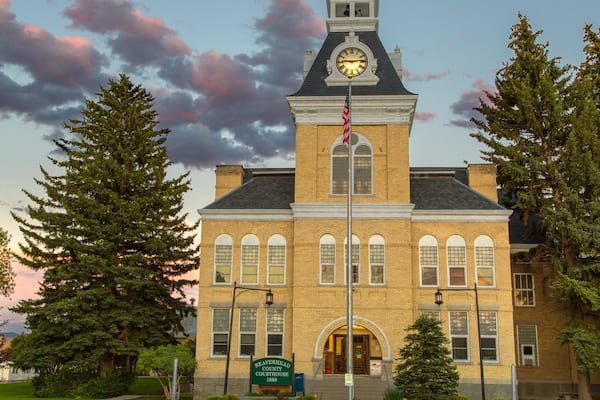 Dillon mit einem Sonnenuntergang und historische Architektur