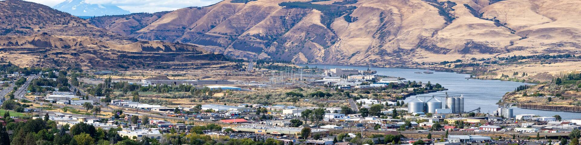 Panaramic overview of The Dalles, Oregon and Mt. Adams