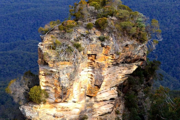 Solitary Rock. There is a staircase attached to this rock that juts out within the Jamison Valley. They use to allow tourists to climb the rock but has been closed for many years for fear it was unsafe and could collapse.
Such a beauty.
#solitaryrock#scenicworld#katoomba#bluemountains