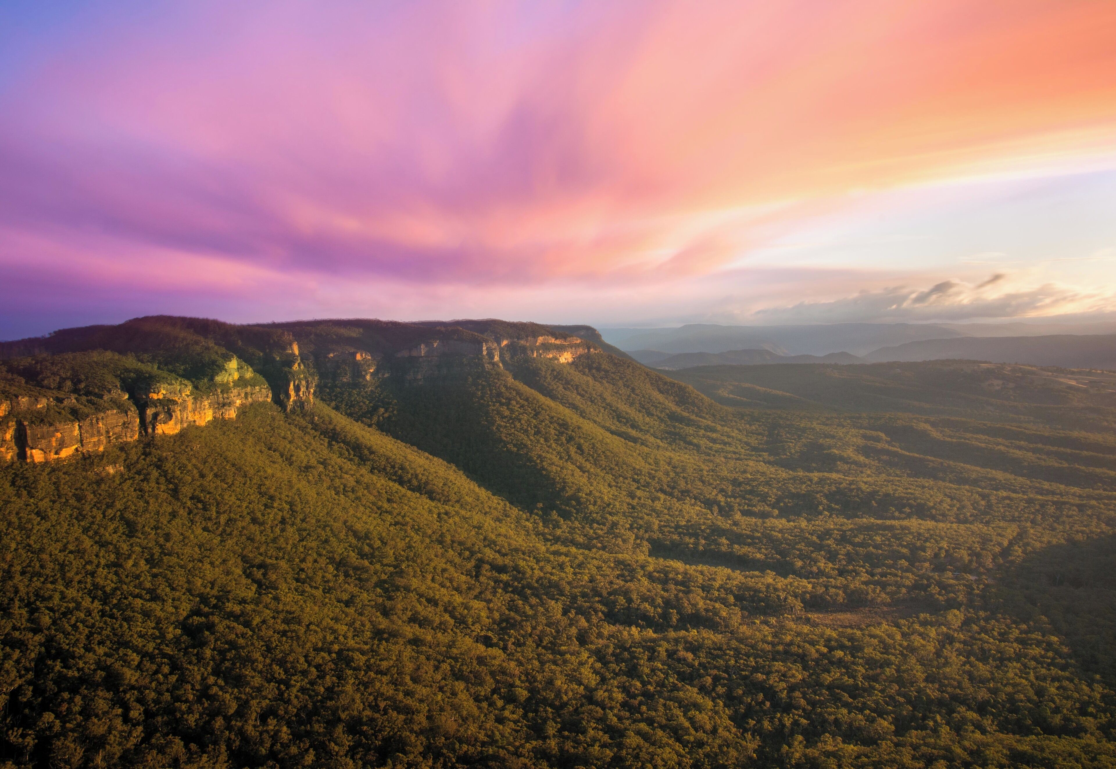 While the Blue Mountains region outside of Sydney is filled with breathtaking scenery, most visitors will go straight to the famous Three Sisters outlook or elect the on rails experience of the "Scenic World" tour.
However, if you are willing to venture off the beaten path just a bit, you can be rewarded with incredible viewpoints like this one where I was lucky enough to capture an incredible sunset in a location all to myself!
Make sure you find your hidden gem next time you make a visit! #Trovember