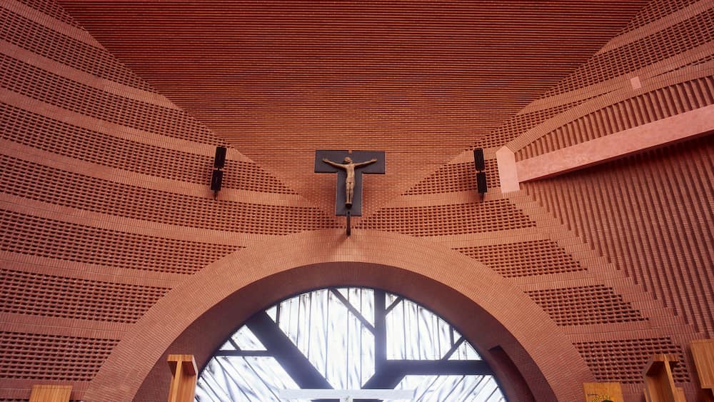 france; evry,île de france : cathédrale; intérieur