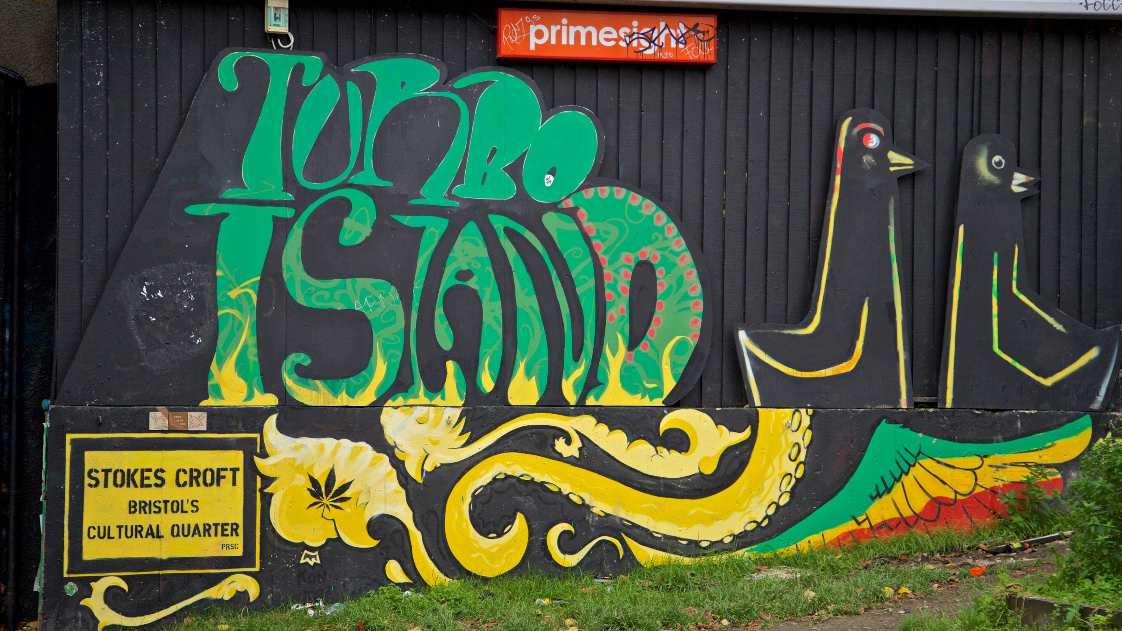 Bristol which includes outdoor art